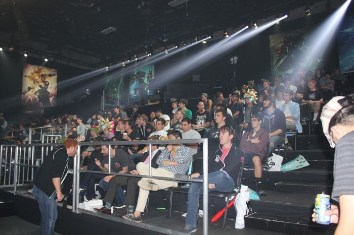 整场比赛中间被拉开了差距！徐秀城，魏国的猛将 Siwoo ，被疯狂捕捉。进化版的 Generation Gaming 横扫 Dplus KIA